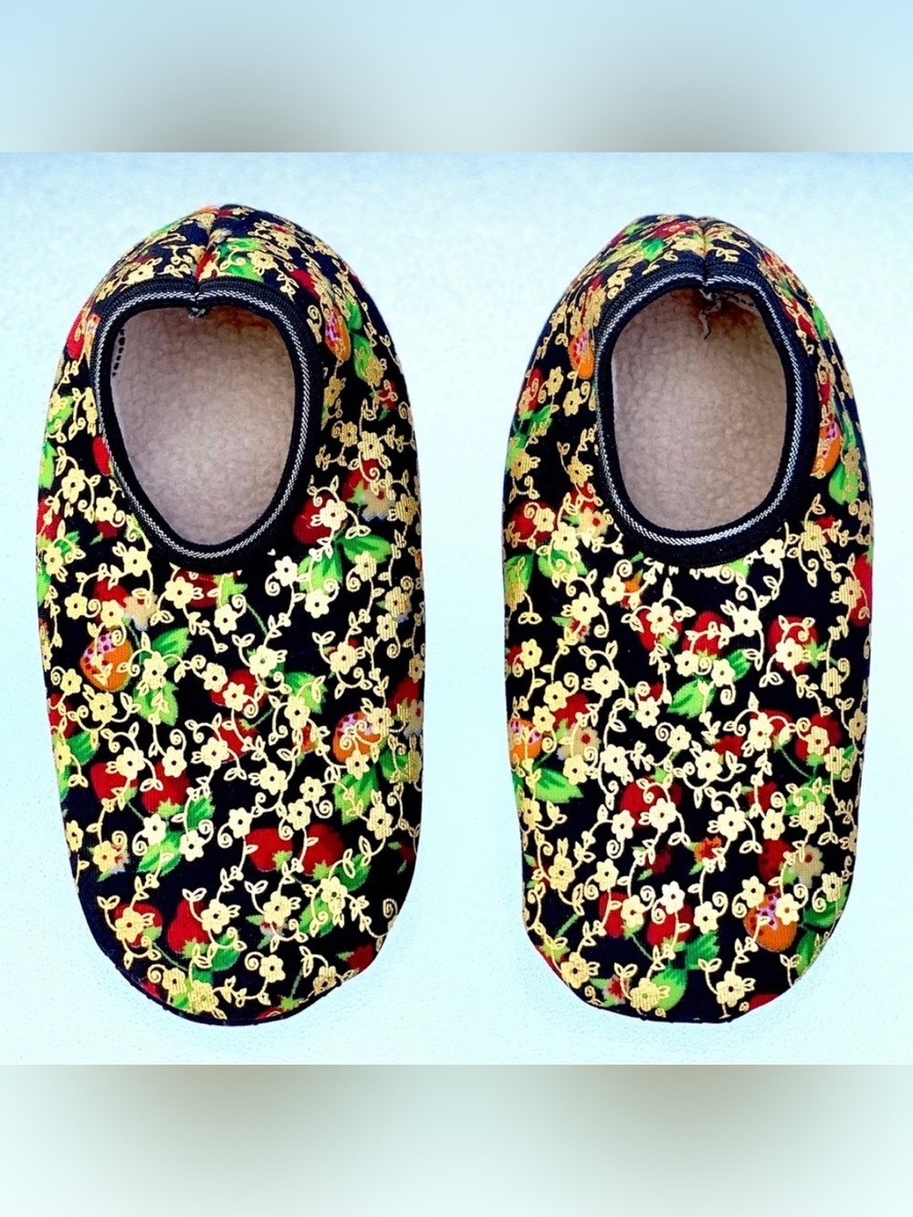 Buseon Floral Strawberry Vine Fleece Grip Slipper Socks ~ One Size Adult Sock